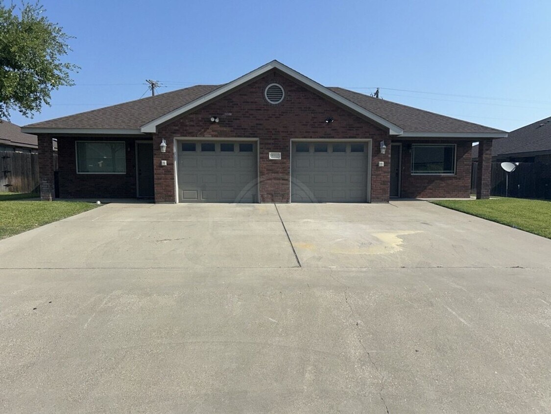 Primary Photo - 4903 Autumn Valley Dr