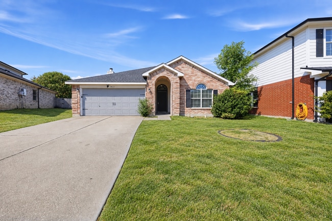 Building Photo - 1422 Post Oak Trl