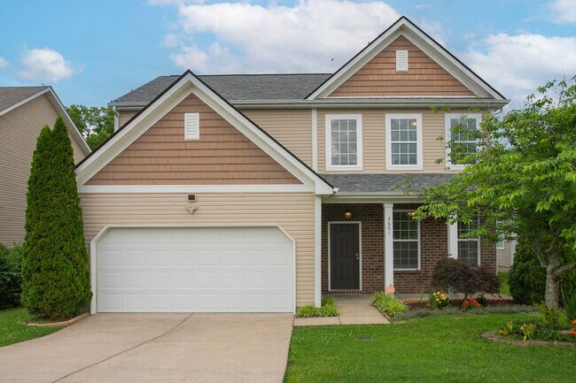 Building Photo - Beautiful Home in Nashville!