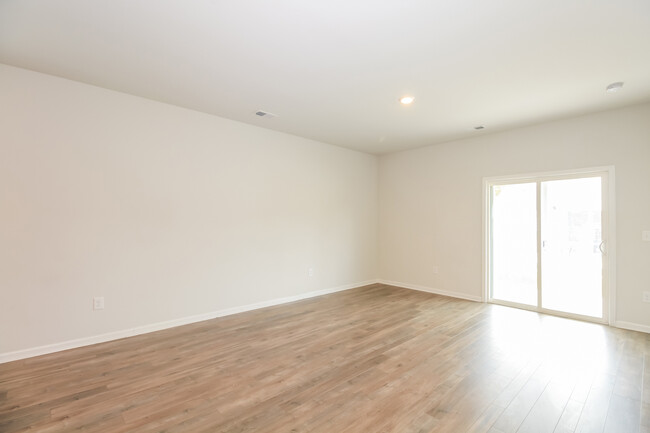 Building Photo - 139 S Reindeer Rd, Surfside Beach, SC