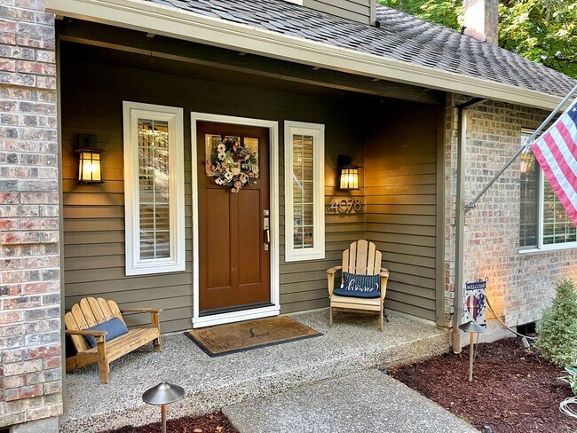 Foto del edificio - *Short Term Rental!* Tastefully Updated 4 ...