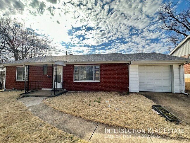 Building Photo - BEAUTIFUL 2 Bedroom Home Available Now