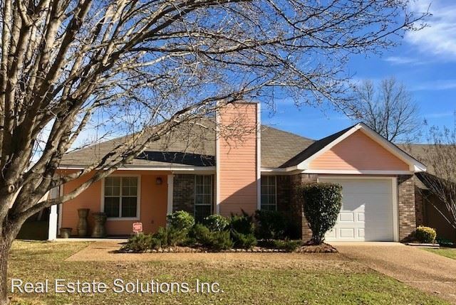 Primary Photo - 3 br, 2 bath House - 326 Cottonwood Dr