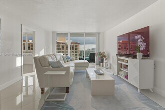 Building Photo - 2030 S Ocean Dr