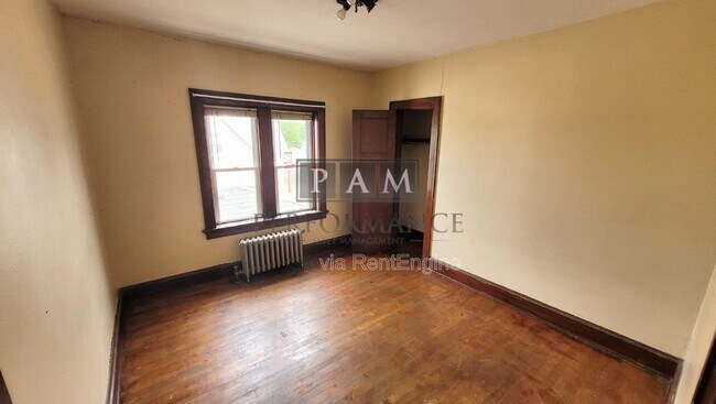 Building Photo - 3927 E Layton Ave