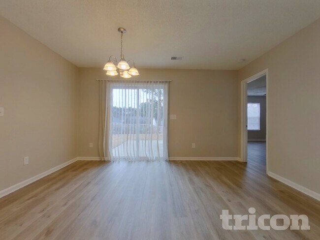 Foto del edificio - 558 Robins Egg Dr