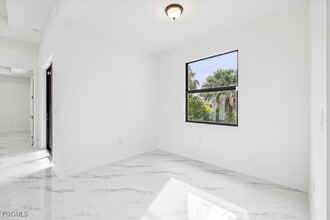 Building Photo - 1436 Graham Cir