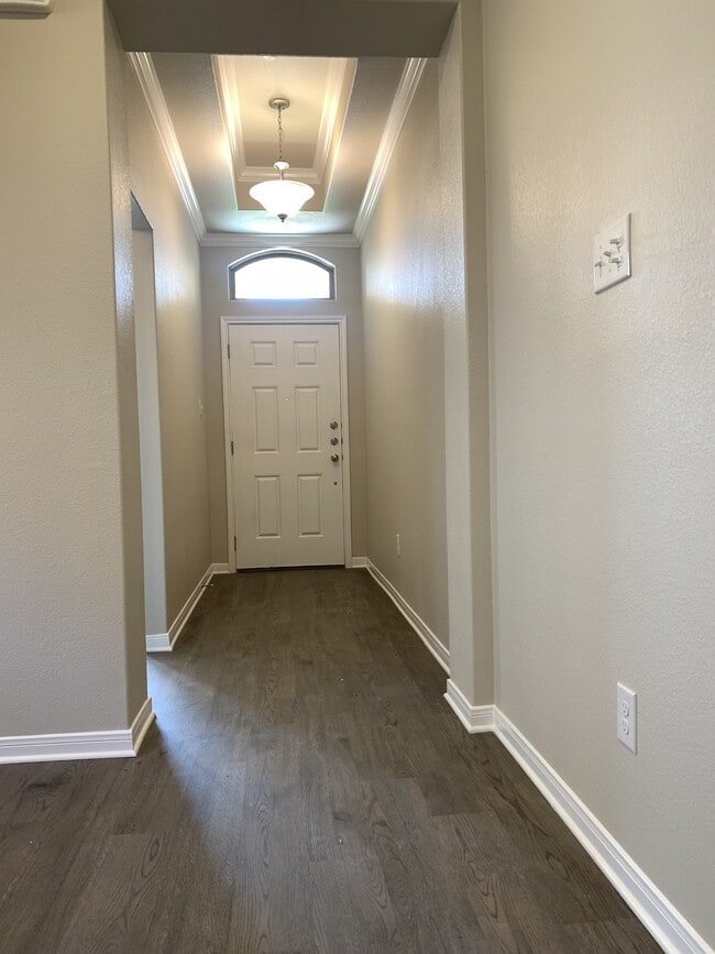 Building Photo - 608 Ripplewood Dr