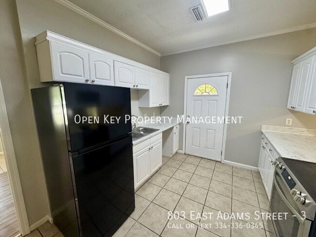 Foto del edificio - 803 E Adams St