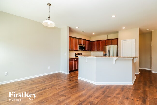 Foto del edificio - 343 Bradley Bend Dr