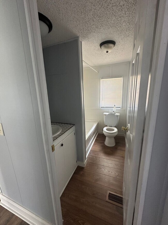 Foto del edificio - 1376 Fleetwood Cir