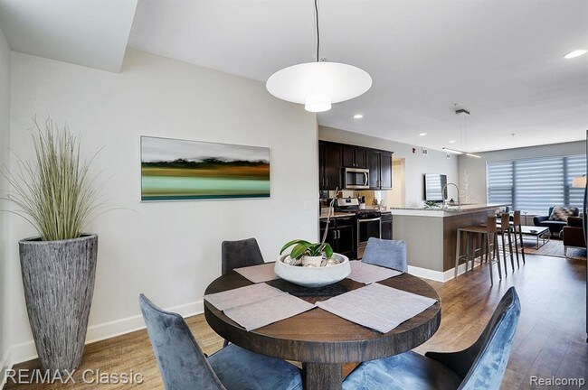 Foto del edificio - 1230 Diamond Ct