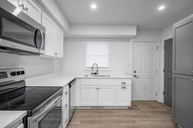 Foto del edificio - 3348 S Fairway Ave