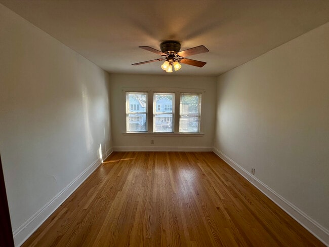 Building Photo - 5058 W Carmen Ave