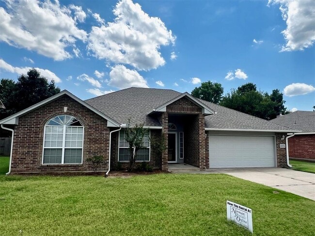 Building Photo - 4004 Glasgow Dr