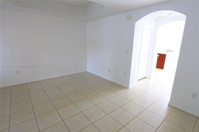 Foto del edificio - 1079 SW 143rd Ave