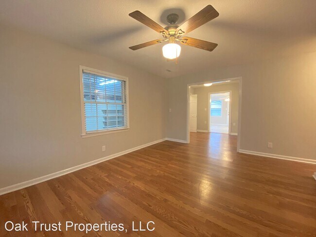 Foto del edificio - 3 br, 2 bath House - 10 Newark Avenue