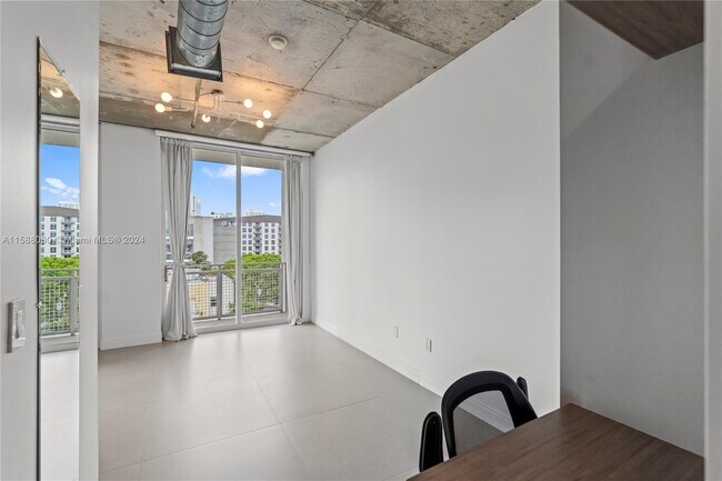 Foto del edificio - 444 NE 30th St