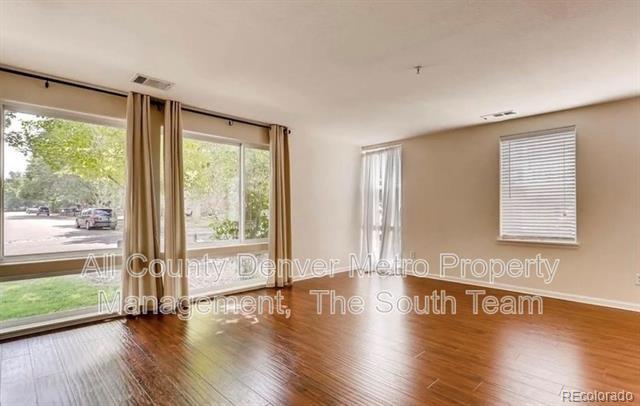 Foto del edificio - 5201 S Fox St
