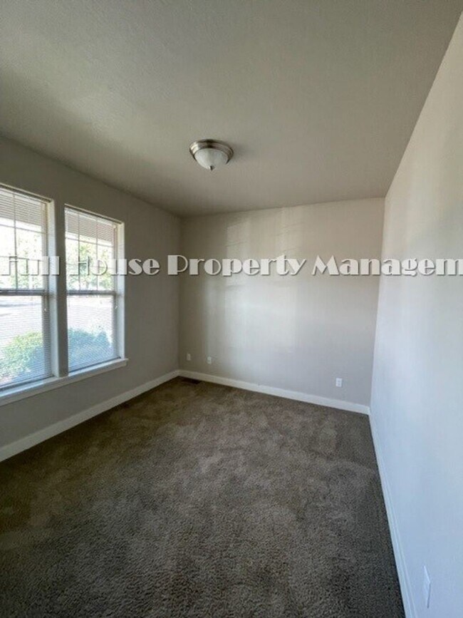Foto del edificio - 3 br, 2 bath House - 906 Pennington