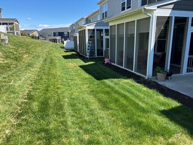 Building Photo - 819 Heathfield Ln