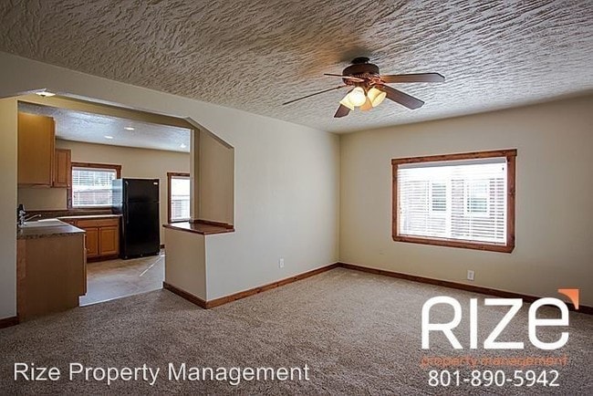 Building Photo - 4 br, 2 bath House - 5428 S 2200 W