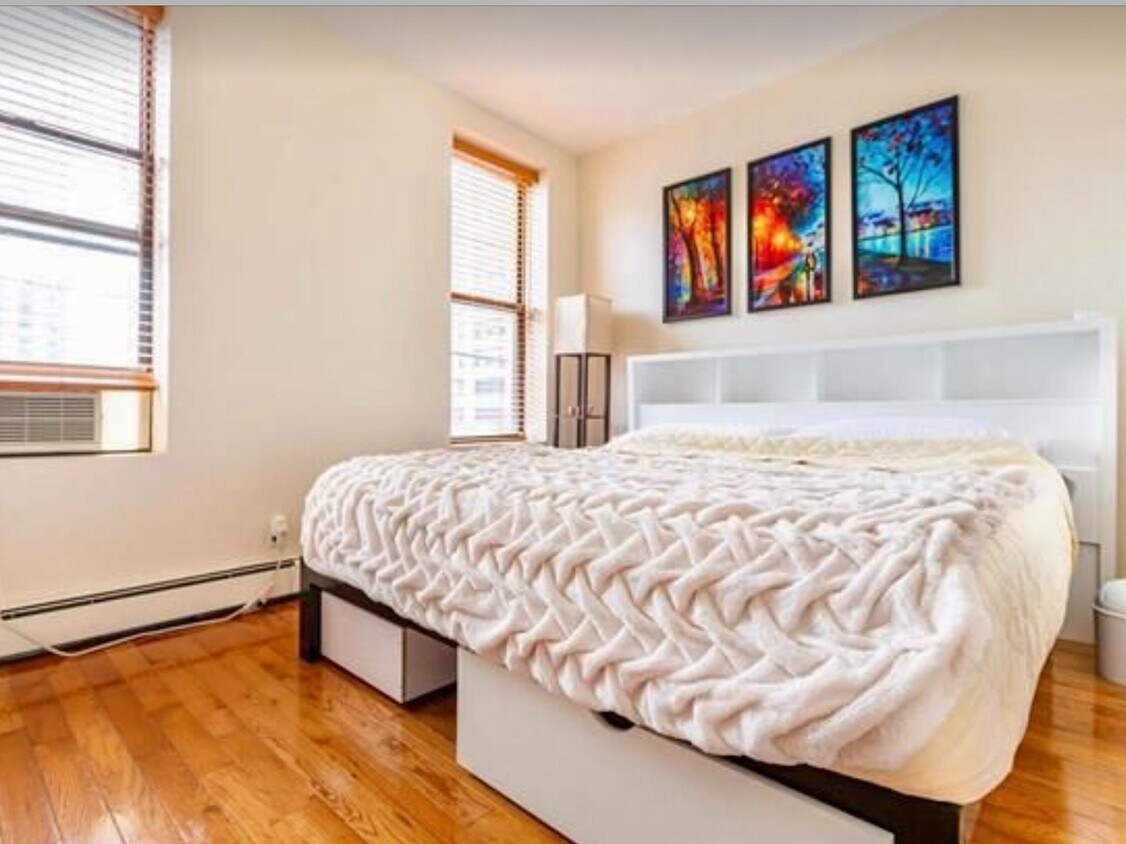 Foto principal - 331 Grand St