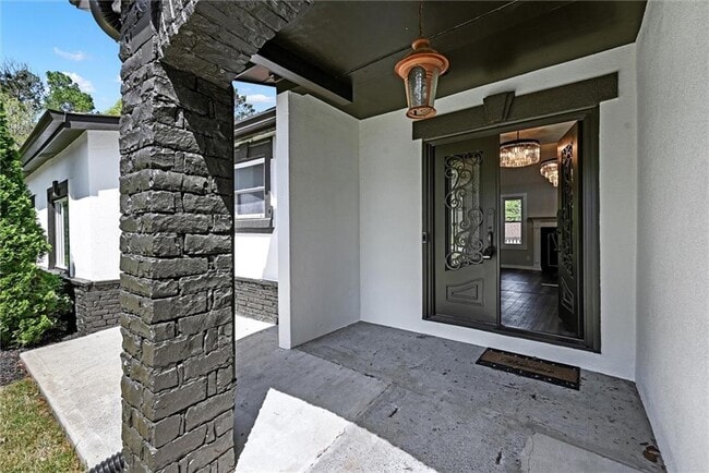 Building Photo - 910 Muirfield Dr NE