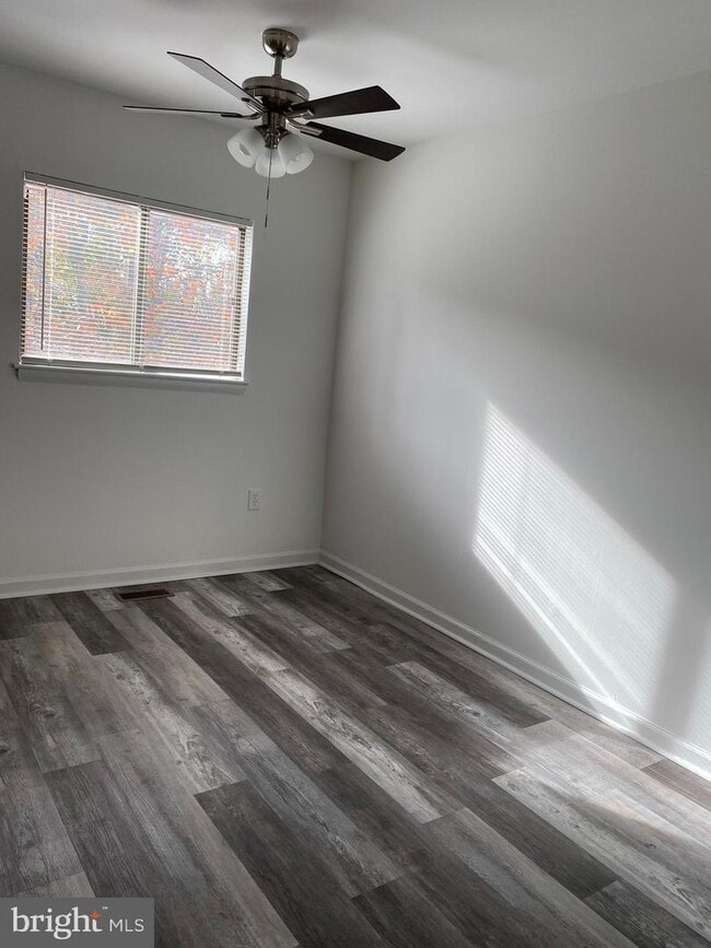 Building Photo - 9929 Shoshone Way