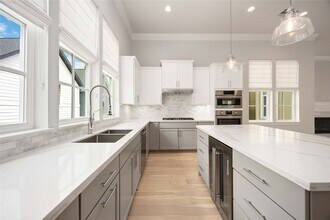 Building Photo - 610 Delmar St