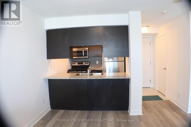 Building Photo - 50 Town Centre Court