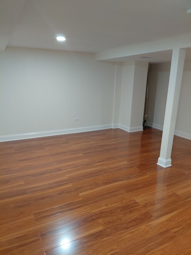 Building Photo - 1538 Coloma Ct N