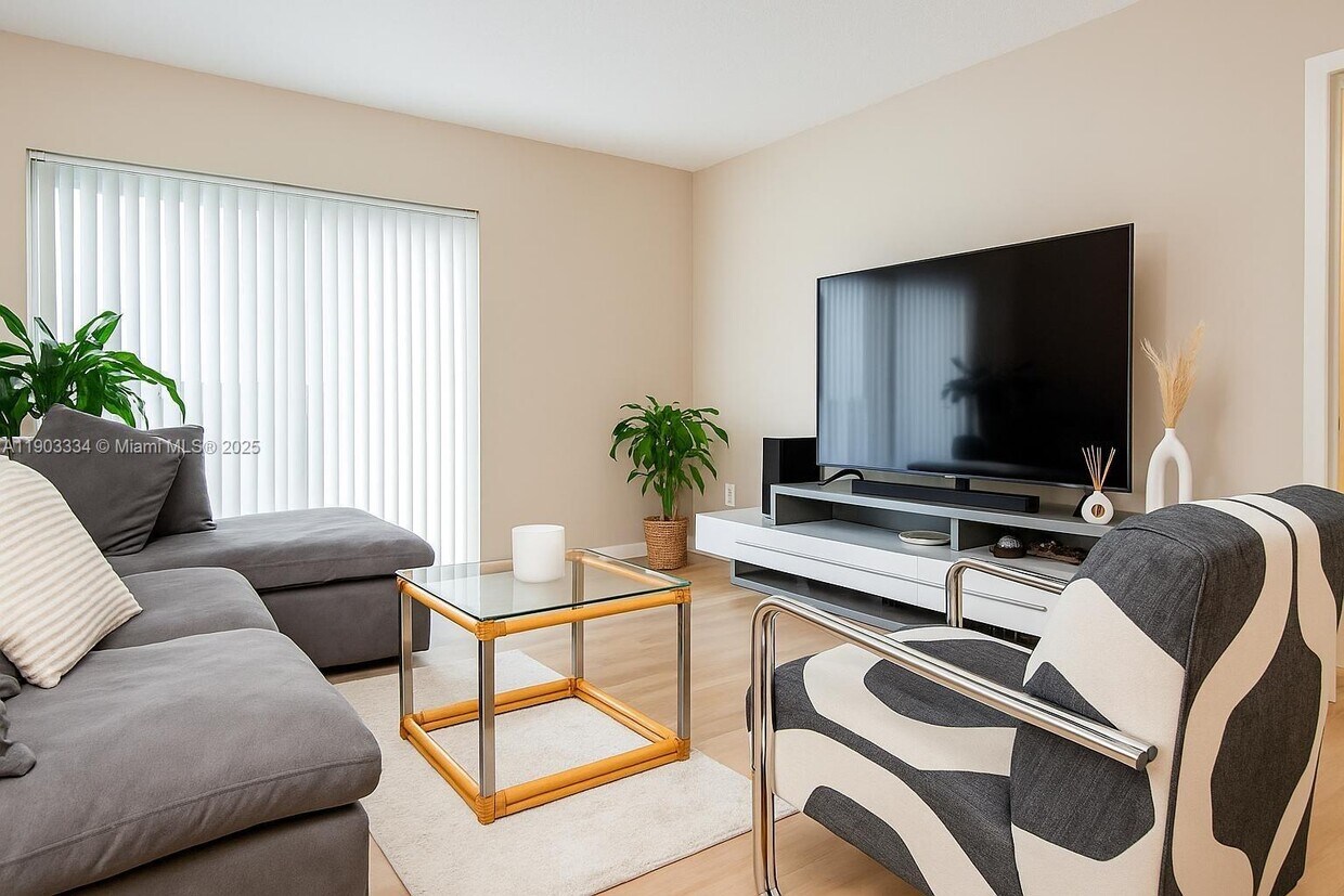 Foto principal - 400 Kings Point Dr