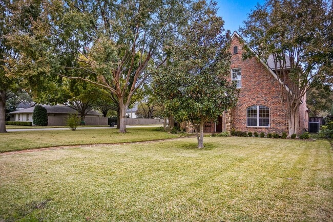 Building Photo - 3744 W Biddison St