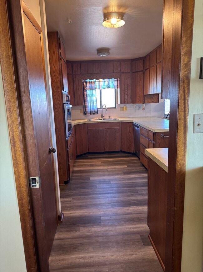 Foto del edificio - Country living at its best! Traditional farm house avail NOW