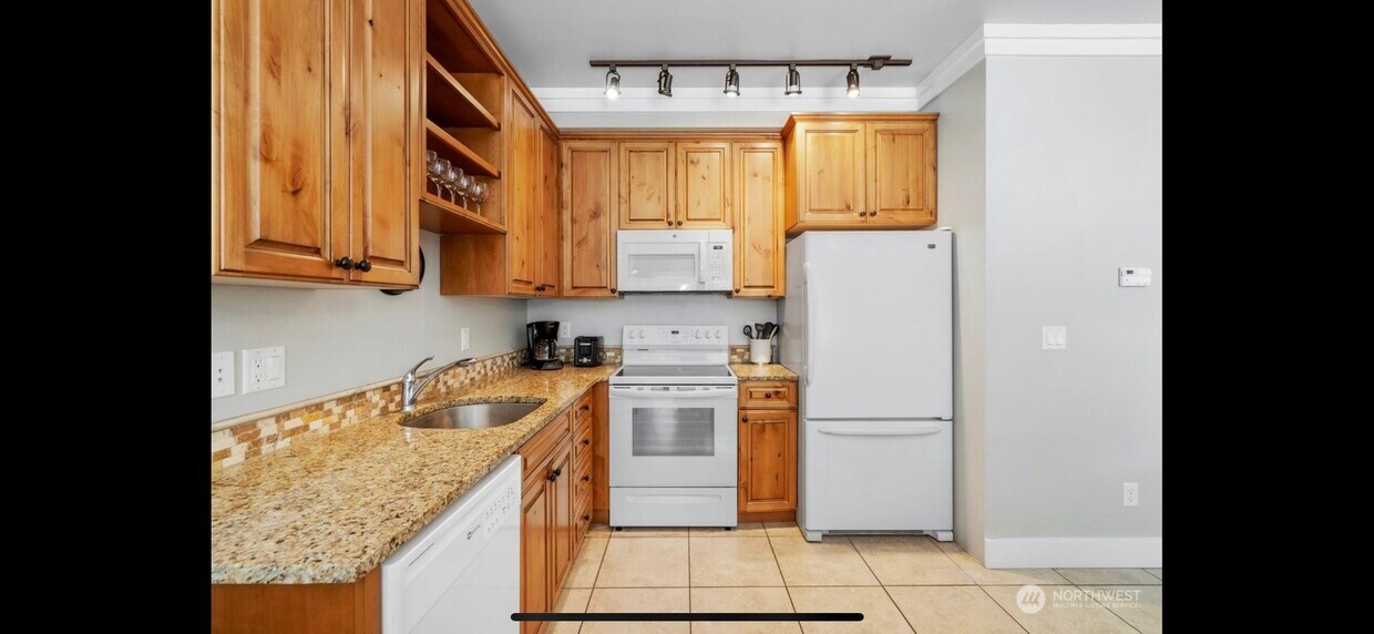 Primary Photo - 23772 Crescent Bay Dr NW