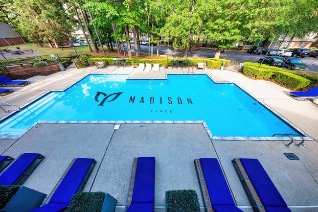 Piscina con asientos - Madison Place