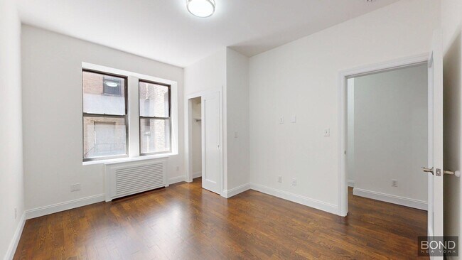 Building Photo - 206 W 104th St