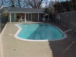 Pool - Glenbrook Apartment Homes