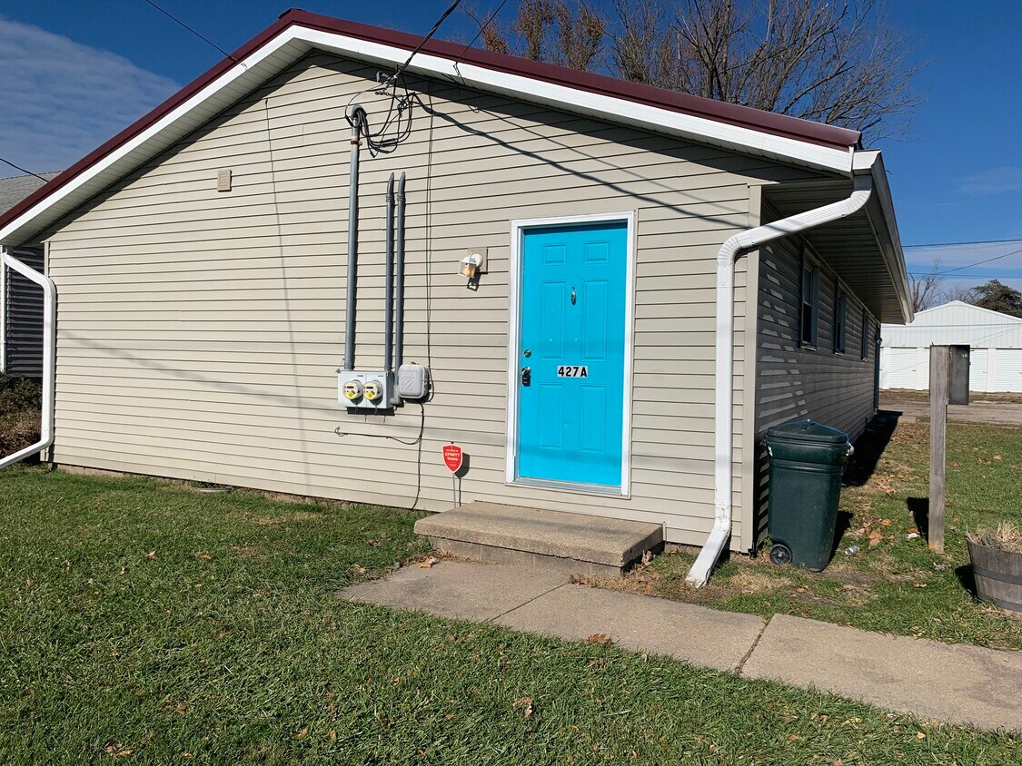 Primary Photo - 427 E Moneta Ave