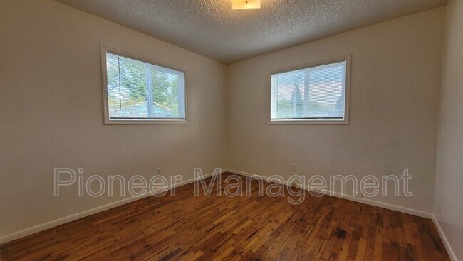 Building Photo - 3071 NE Johnson St