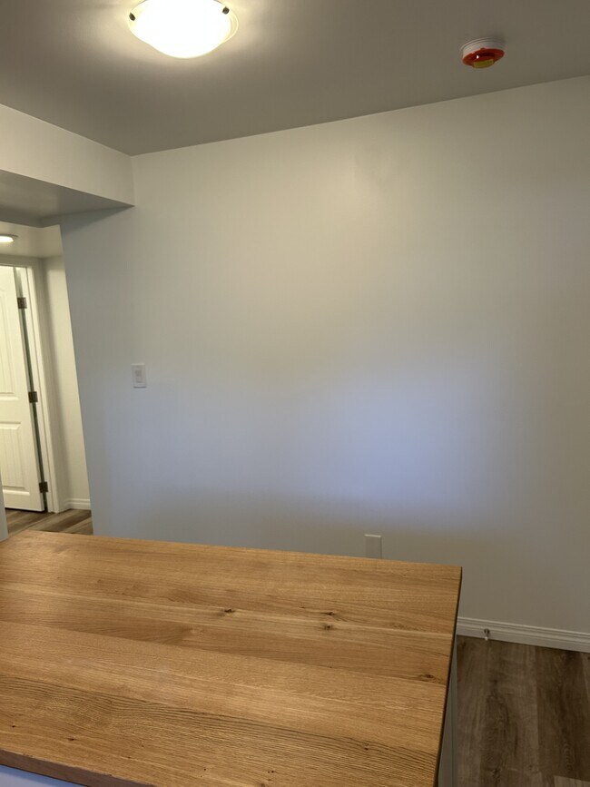 Building Photo - 6315-6122 122 Ave NW