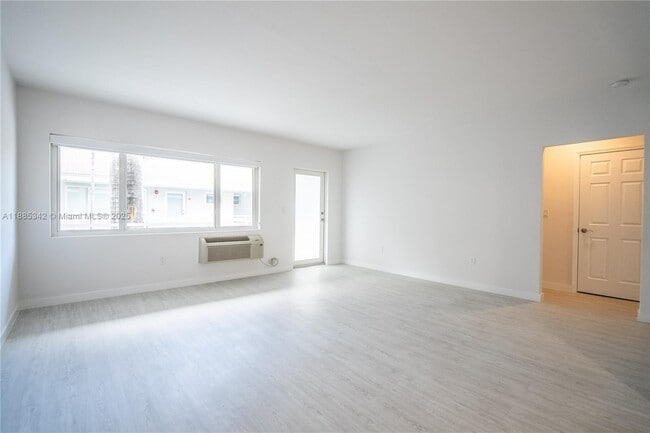 Building Photo - 1185 98th St