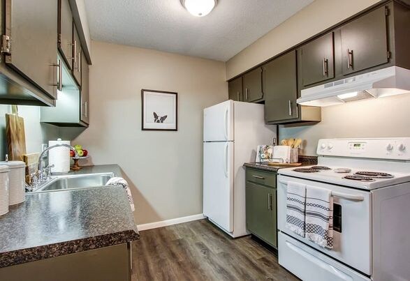 Building Photo - 1164 Brookview Dr