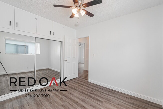 Foto del edificio - 10255 Western Ave