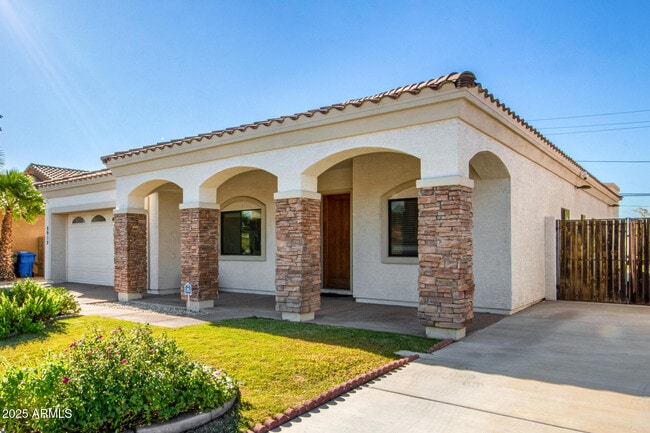 Foto del edificio - 8912 N 15th Ln