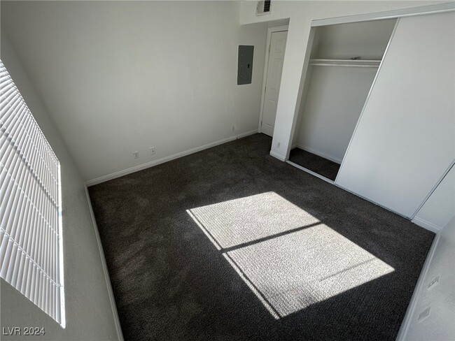 Foto del edificio - 2965 Juniper Hills Blvd