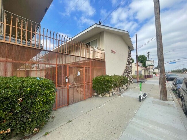Building Photo - ARTESIA 2925