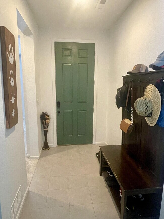 Foto del edificio - 2222 Sunrise Ln