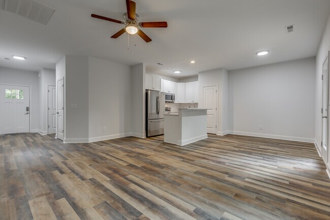 Building Photo - 109 Venus St
